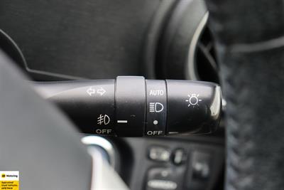 2013 Toyota Aqua - Thumbnail