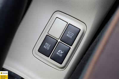 2013 Toyota Aqua - Thumbnail