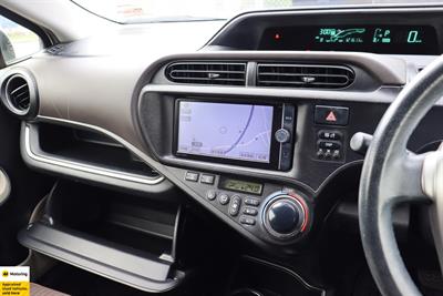 2013 Toyota Aqua - Thumbnail