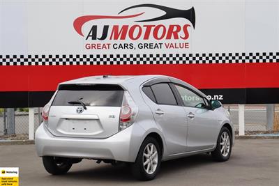 2013 Toyota Aqua - Thumbnail