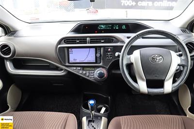 2013 Toyota Aqua - Thumbnail