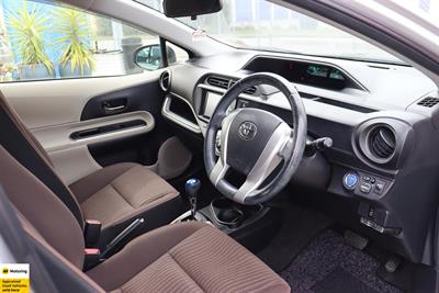 2013 Toyota Aqua - Thumbnail