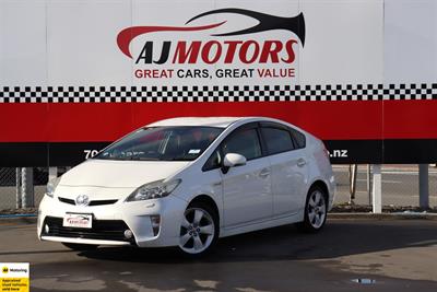 2013 Toyota Prius - Thumbnail