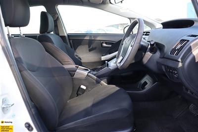 2013 Toyota Prius - Thumbnail