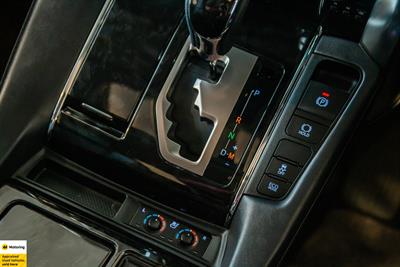 2023 Toyota Alphard - Thumbnail
