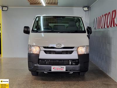 2020 Toyota Hiace - Thumbnail
