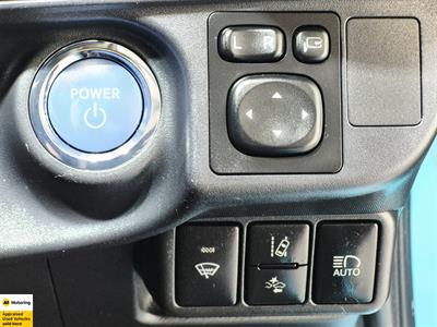 2017 Toyota Aqua - Thumbnail