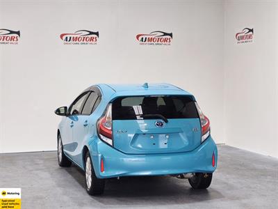 2017 Toyota Aqua - Thumbnail