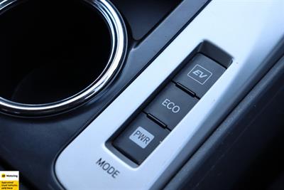 2012 Toyota Prius - Thumbnail