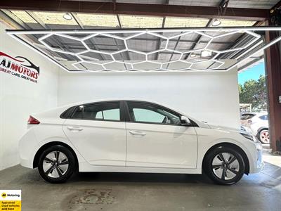 2022 Hyundai IONIQ - Thumbnail