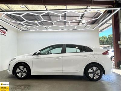 2022 Hyundai IONIQ - Thumbnail