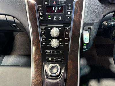 2013 Toyota Sai - Thumbnail