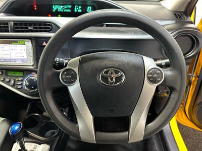 2013 Toyota Aqua - Thumbnail