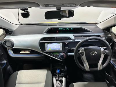 2013 Toyota Aqua - Thumbnail