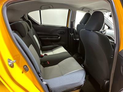 2013 Toyota Aqua - Thumbnail