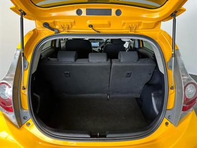 2013 Toyota Aqua - Thumbnail