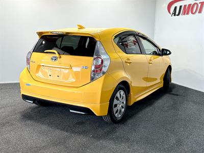 2013 Toyota Aqua - Thumbnail
