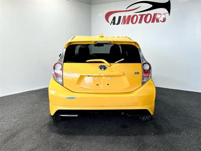2013 Toyota Aqua - Thumbnail