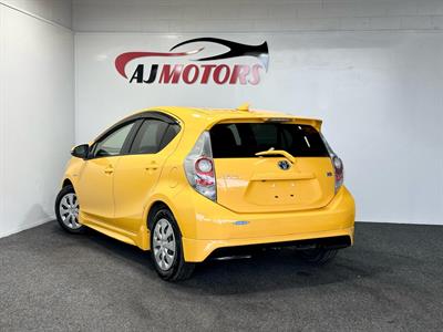 2013 Toyota Aqua - Thumbnail