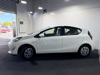 2020 Toyota Aqua - Thumbnail