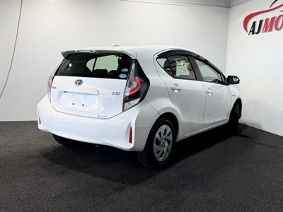 2020 Toyota Aqua - Thumbnail