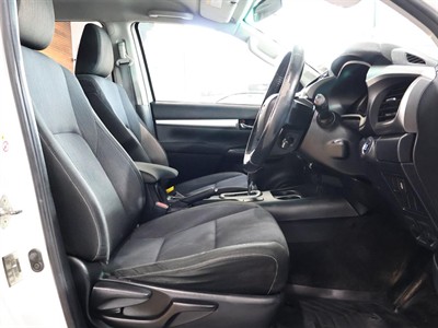 2017 Toyota Hilux - Thumbnail