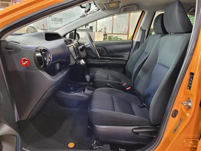 2015 Toyota Aqua - Thumbnail