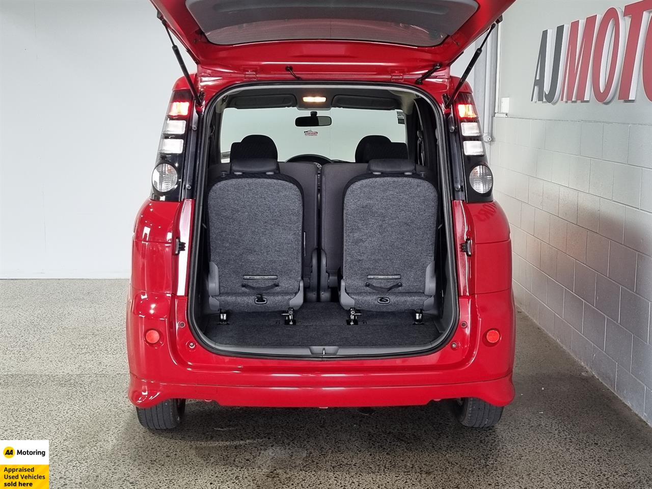 2006 Toyota Sienta