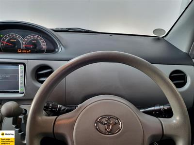 2006 Toyota Sienta - Thumbnail
