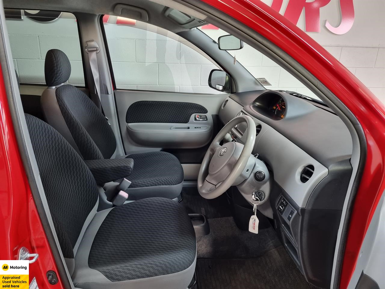 2006 Toyota Sienta