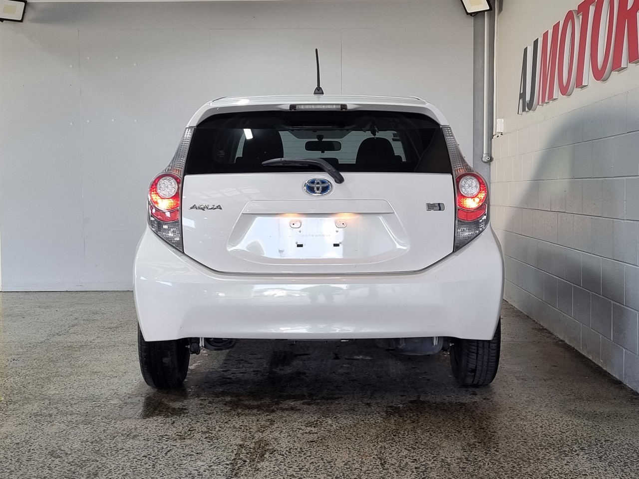 2013 Toyota Aqua