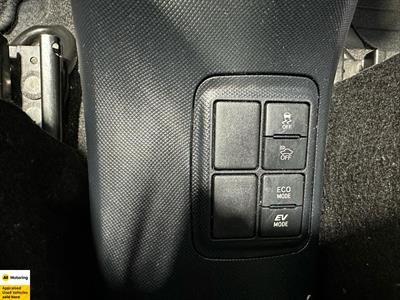 2017 Toyota Aqua - Thumbnail