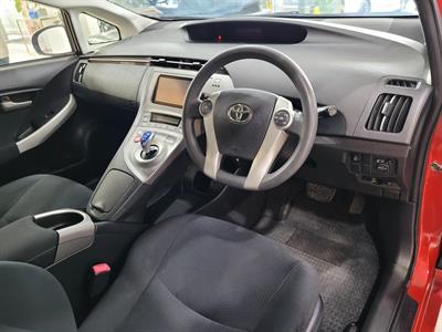 2012 Toyota Prius - Thumbnail
