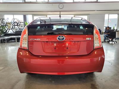 2012 Toyota Prius - Thumbnail