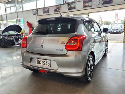 2017 Suzuki Swift - Thumbnail