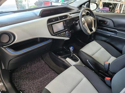 2014 Toyota Aqua - Thumbnail