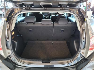 2014 Toyota Aqua - Thumbnail