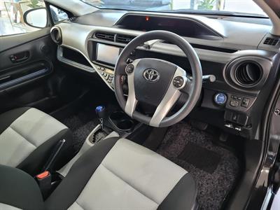 2014 Toyota Aqua - Thumbnail