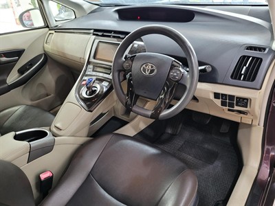 2013 Toyota Prius - Thumbnail