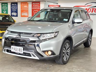 2022 Mitsubishi Outlander - Thumbnail