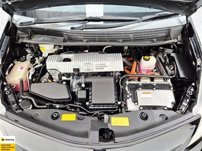 2012 Toyota Prius - Thumbnail