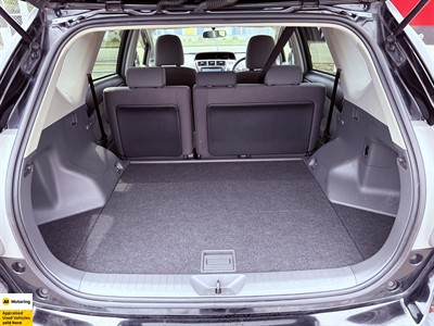 2012 Toyota Prius - Thumbnail