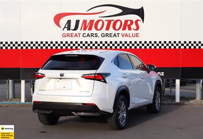 2015 Lexus NX 300h - Thumbnail