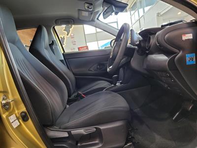 2022 Toyota YARIS CROSS - Thumbnail