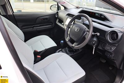 2019 Toyota Aqua - Thumbnail