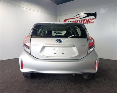 2020 Toyota Aqua - Thumbnail