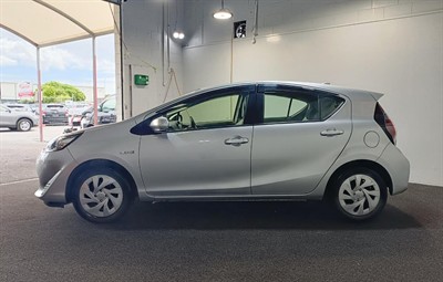 2020 Toyota Aqua - Thumbnail