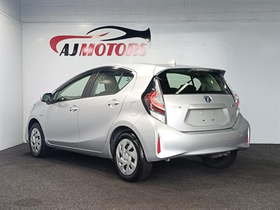 2020 Toyota Aqua - Thumbnail