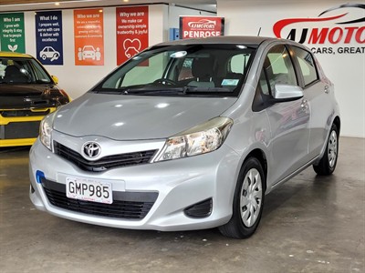 2012 Toyota Yaris - Thumbnail