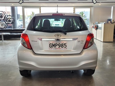 2012 Toyota Yaris - Thumbnail